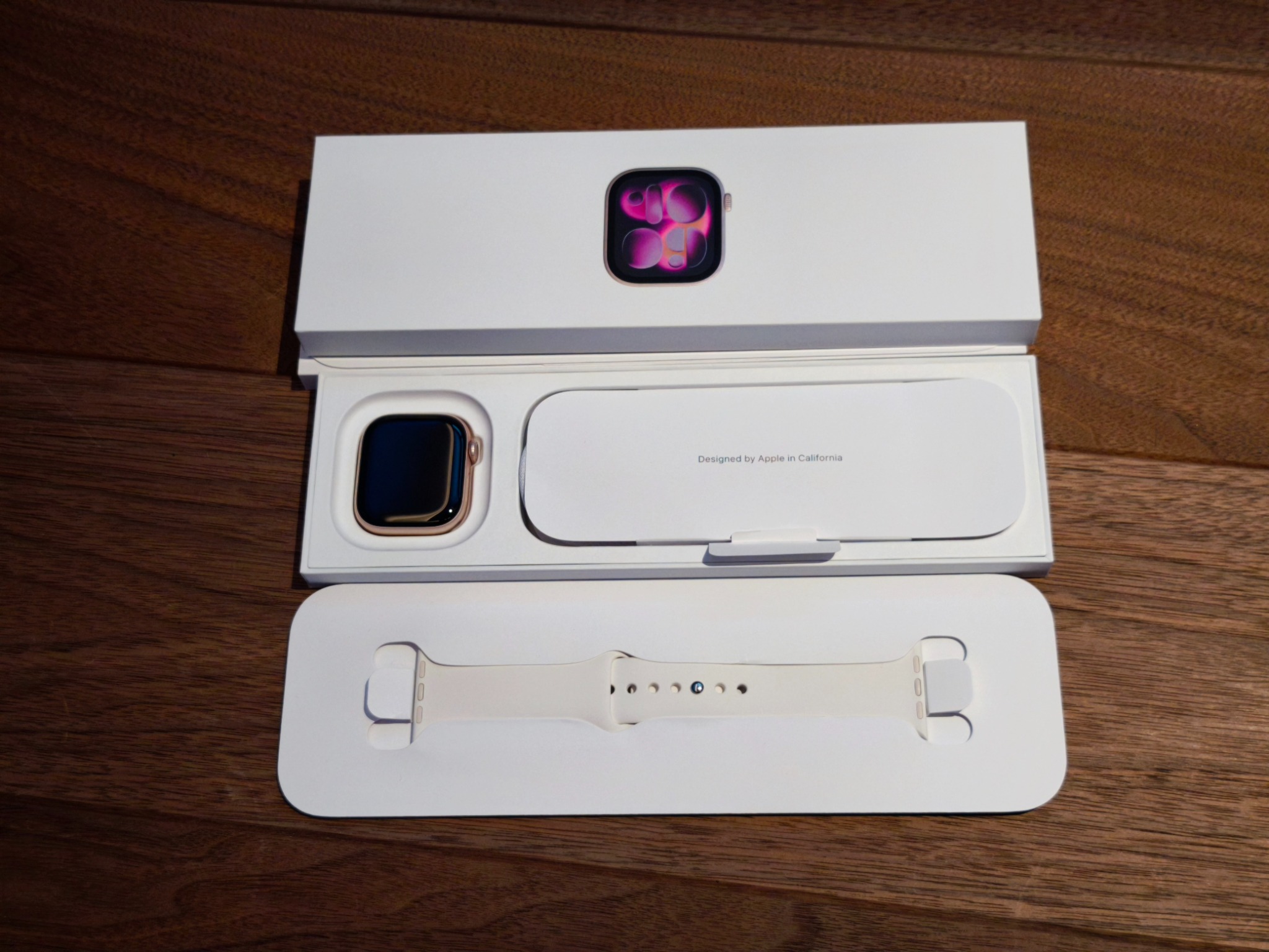 質預かり事例のApple Watch Series 11・GPS + Cellular・ローズゴールド42mmと付属品